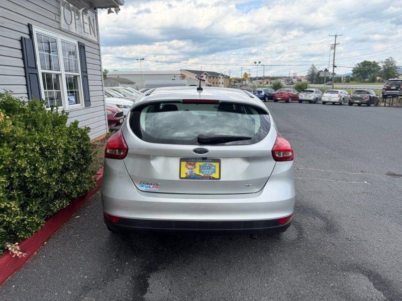 Used 2017 Ford Focus SE FWD image 6