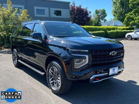 Used 2025 Chevrolet Suburban Z71 AWD/4WD image 1