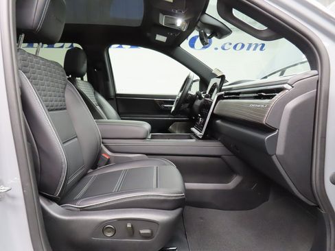 Used 2025 GMC Sierra EV Denali image 33