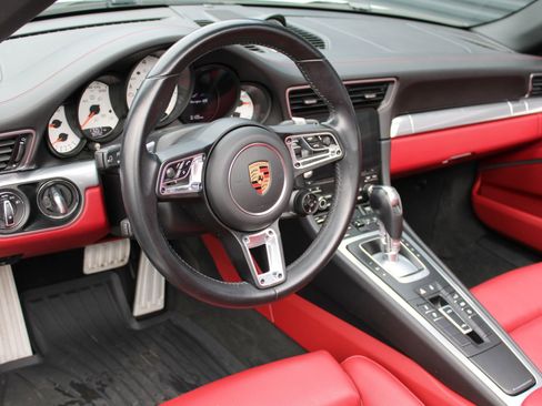 Used 2017 Porsche 911 Targa 4S image 4