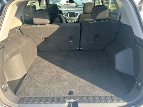 Used 2022 GMC Terrain SLE w/ Driver Convenience Package image 27