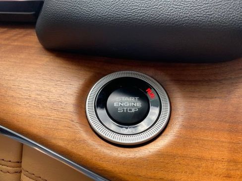 Used 2025 Jeep Grand Cherokee L Summit AWD/4WD image 10