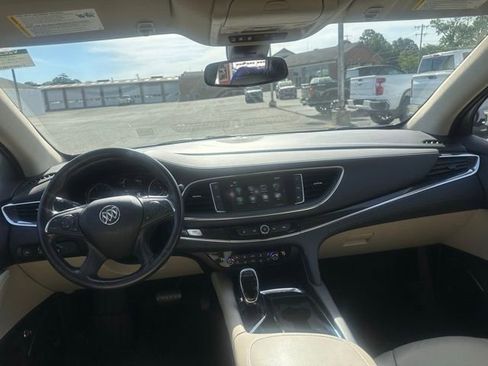 Used 2019 Buick Enclave Premium AWD/4WD image 10