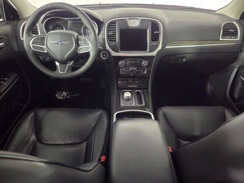 Used 2023 Chrysler 300 Touring L w/ Comfort Group RWD image 25
