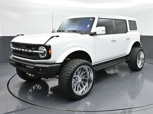 Used 2025 Ford Bronco Outer Banks AWD/4WD image 1