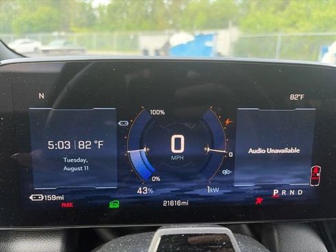 Certified 2024 Chevrolet Equinox EV RS FWD image 10