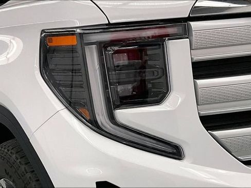 Used 2024 GMC Sierra 1500 SLE w/ Preferred Package AWD/4WD image 34