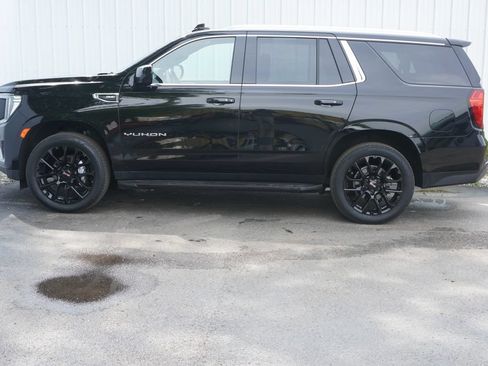 Used 2022 GMC Yukon SLE AWD/4WD image 3