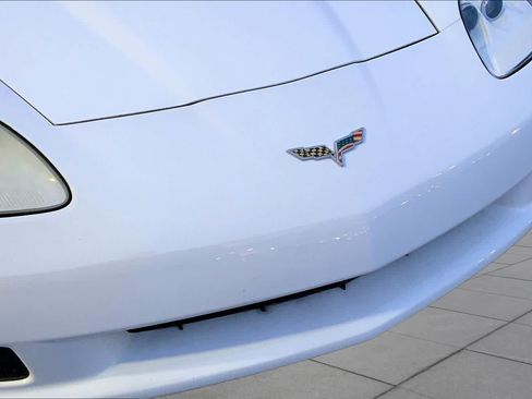 Used 2006 Chevrolet Corvette Coupe w/ Preferred Equipment Group RWD image 21