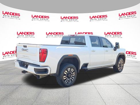 Used 2024 GMC Sierra 2500 Denali Ultimate AWD/4WD image 3