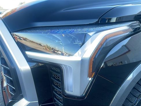 Used 2025 Toyota Tundra Limited image 9