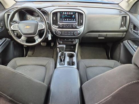 Used 2018 Chevrolet Colorado LT w/ LT Convenience Package RWD image 16