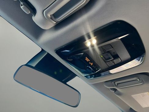 Used 2024 Toyota Venza LE image 26