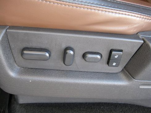 Used 2013 Ford F150 Platinum image 15