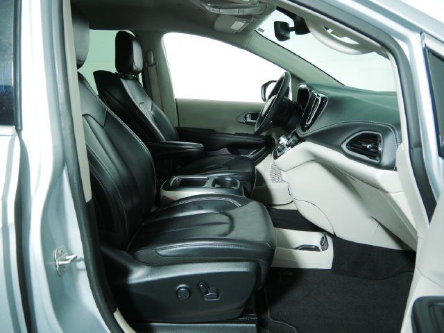Certified 2023 Chrysler Pacifica Touring-L w/ Uconnect Theater Family Group AWD/4WD image 12