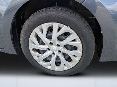 Used 2017 Toyota Corolla LE FWD image 10