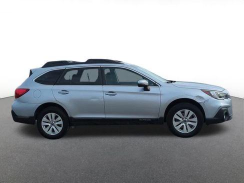 Used 2018 Subaru Outback 2.5i Premium image 7
