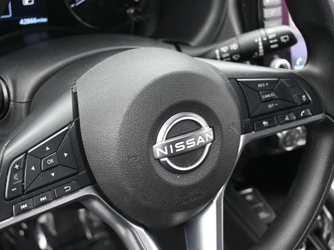 Used 2023 Nissan Kicks SV image 12