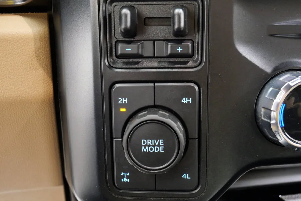 Used 2023 Ford F250 Lariat w/ Chrome Package AWD/4WD image 29