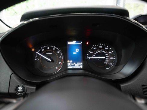 Used 2020 Subaru Crosstrek 2.0i AWD/4WD image 16
