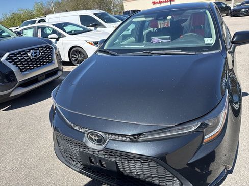 Used 2021 Toyota Corolla LE image 6