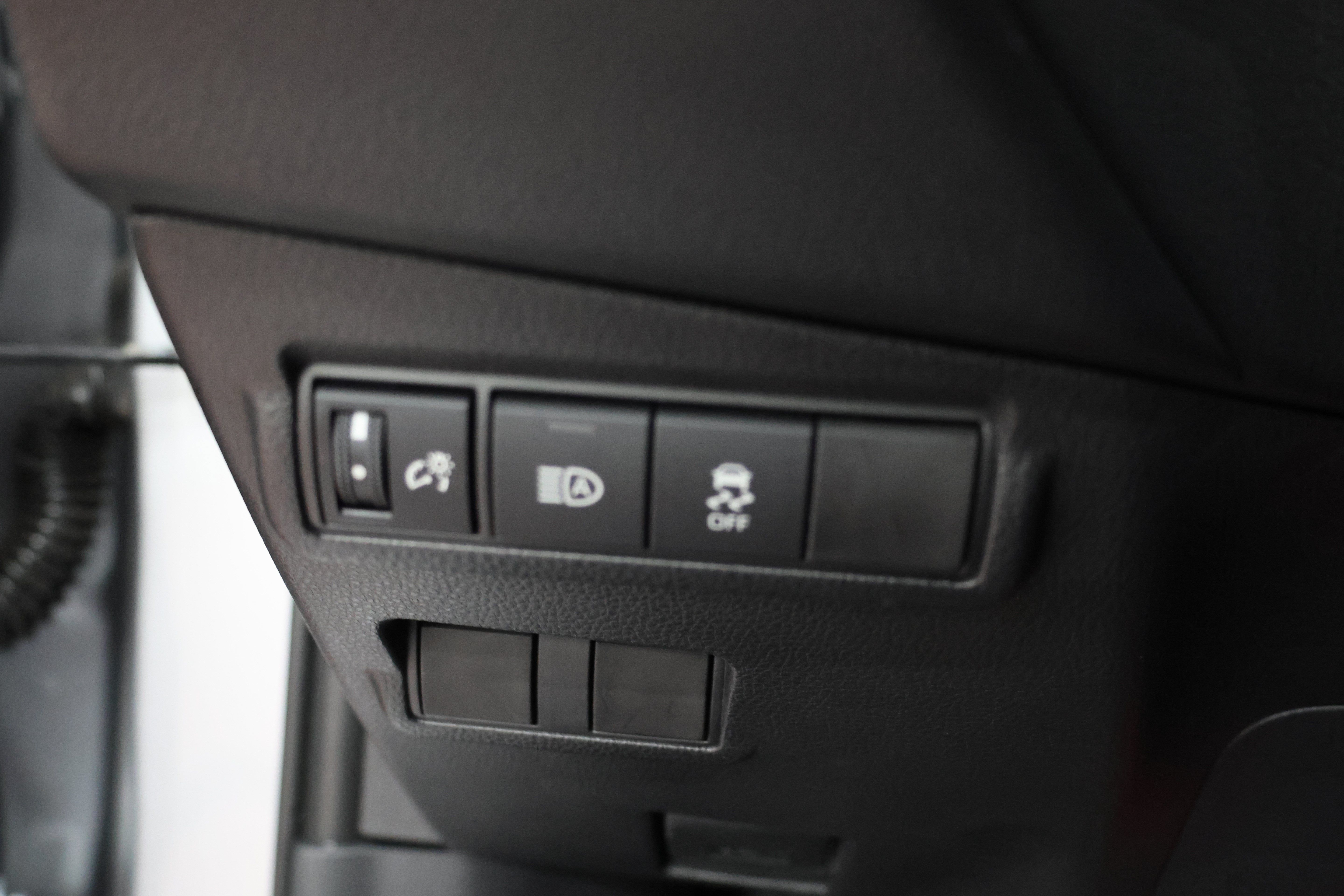 Certified 2026 Toyota Corolla Cross XLE FWD image 29