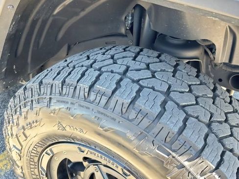 Used 2019 Jeep Wrangler Unlimited Rubicon w/ Cold Weather Group AWD/4WD image 14