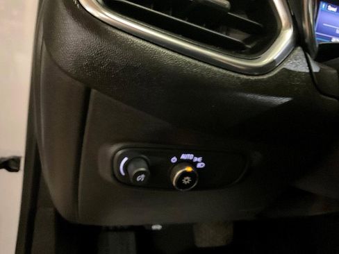 Used 2022 Chevrolet Equinox LT image 25