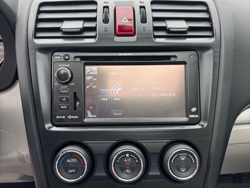 Used 2014 Subaru Forester 2.5i Limited AWD/4WD image 16