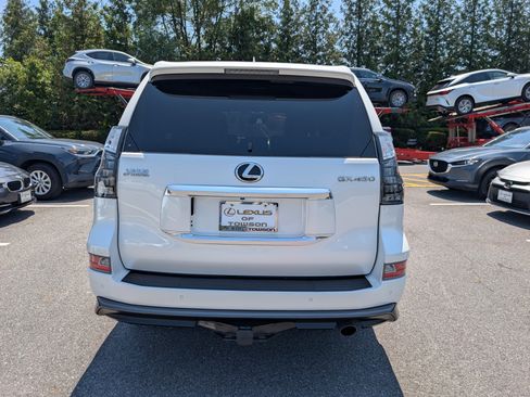 Certified 2023 Lexus GX 460 Luxury w/ Sport Design Package AWD/4WD image 4