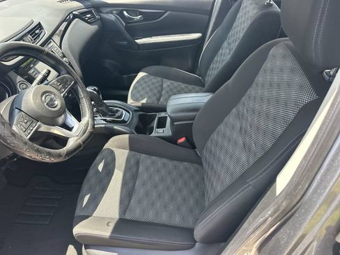 Used 2021 Nissan Rogue Sport SV FWD image 17