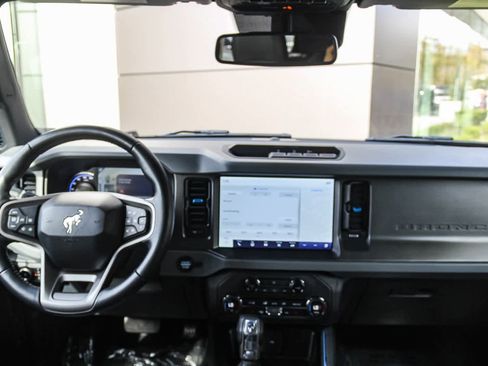 Used 2024 Ford Bronco Black Diamond image 12
