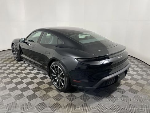 Used 2022 Porsche Taycan image 3