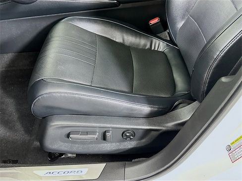 Certified 2018 Honda Accord Touring image 28