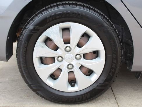 Used 2016 Hyundai Accent SE image 10