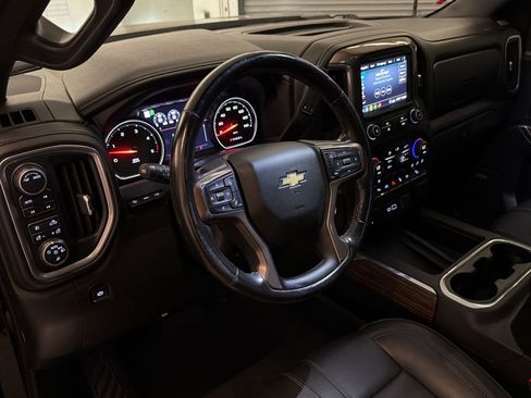 Used 2020 Chevrolet Silverado 3500 High Country w/ Technology Package AWD/4WD image 4