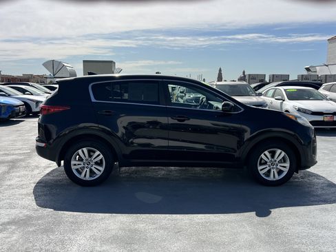Used 2019 Kia Sportage LX image 9