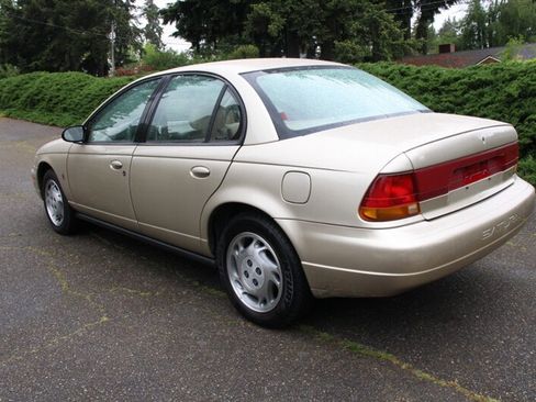 Used 1996 Saturn S-Series SL2 FWD image 3