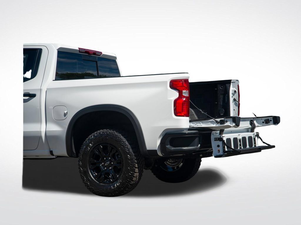 New 2026 Chevrolet Silverado 1500 ZR2 w/ LPO, Dark Essentials Package AWD/4WD image 9