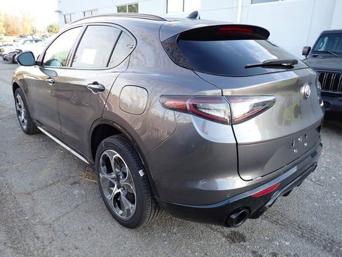 New 2025 Alfa Romeo Stelvio Sprint image 3
