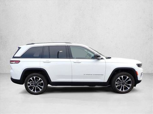 Used 2023 Jeep Grand Cherokee 4WD 4xe w/ Luxury Tech Group II image 4