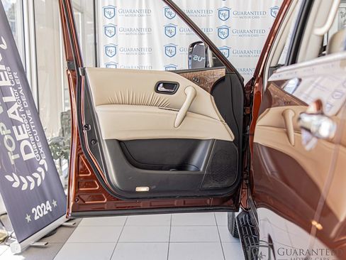 Used 2017 Nissan Armada Platinum w/ Captain Seat Package RWD image 33