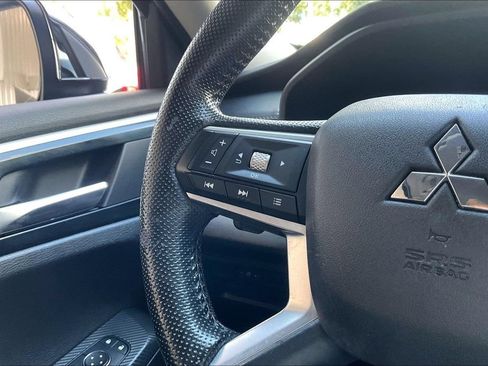 Used 2022 Mitsubishi Outlander SE FWD image 8