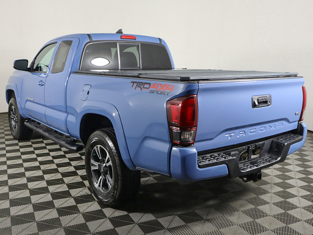 Used 2019 Toyota Tacoma TRD Sport AWD/4WD image 8