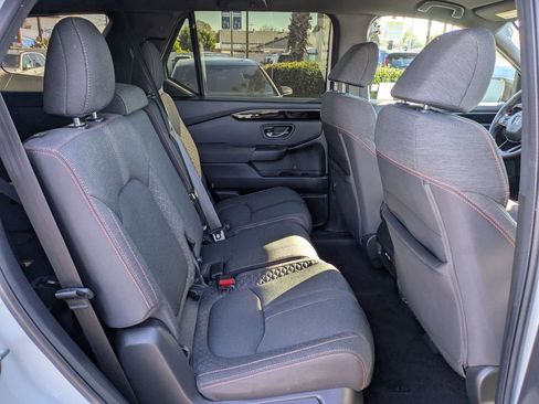 Certified 2023 Honda Pilot Sport image 7