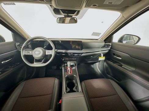 New 2026 Nissan Kicks SR w/ Cold Weather Package image 16