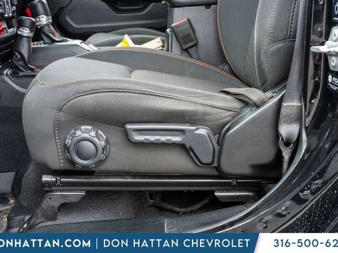 Used 2021 Jeep Gladiator Mojave w/ Cold Weather Group AWD/4WD image 24