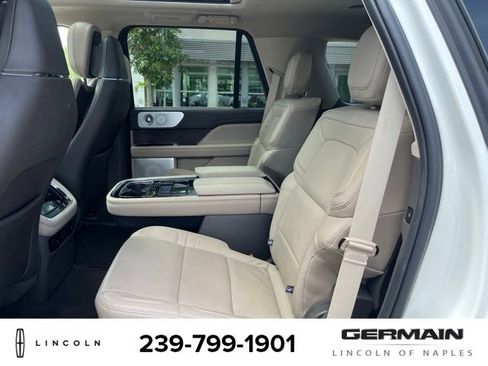 Used 2024 Lincoln Navigator Reserve AWD/4WD image 13