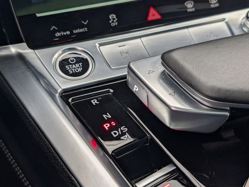Used 2024 Audi Q8 e-tron Premium Plus w/ Premium Plus Package AWD/4WD image 33