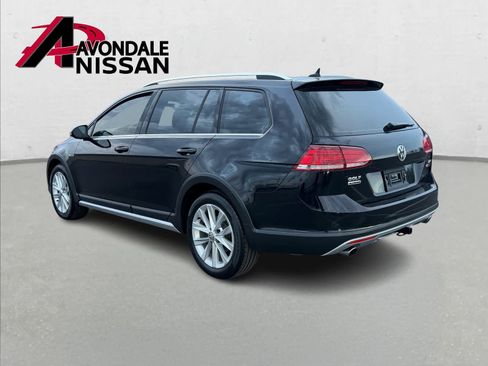 Used 2018 Volkswagen Golf Alltrack SE image 4